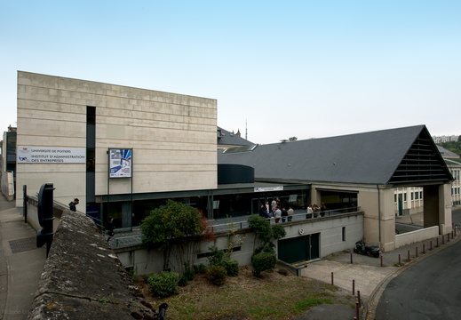 bâtiment IAE Poitiers (4)