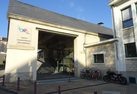bâtiments et salles IAE Poitiers (45)