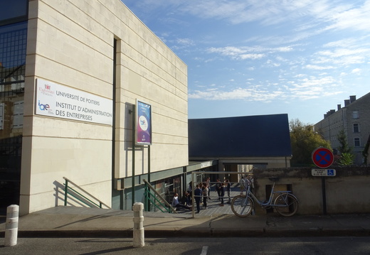 bâtiments et salles IAE Poitiers (61)