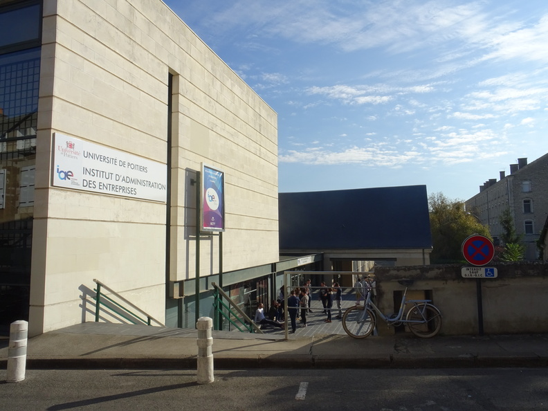 bâtiments et salles IAE Poitiers (61)